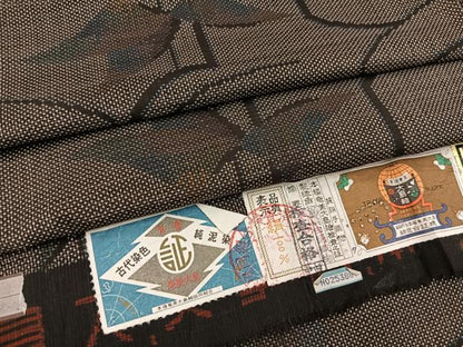 平和屋着物●本場大島紬　泥染め　7マルキ　幾何学文様　浜田絹織物謹製　証紙付き　正絹　逸品　BAAX9762yc