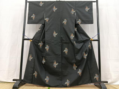 平和屋着物●上質な紬　舞蝶文　黒地　正絹　逸品　未使用　BAAX9888yc