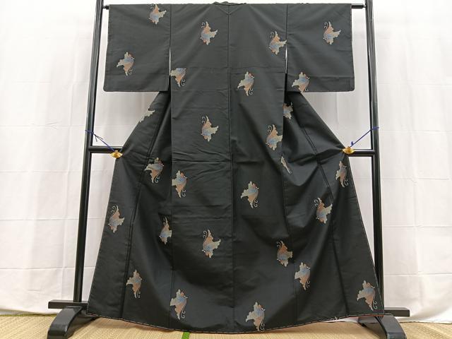 平和屋着物●上質な紬　舞蝶文　黒地　正絹　逸品　未使用　BAAX9888yc