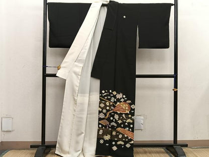 平和屋着物●豪華黒留袖　作家物　楽器宝尽くし花文　金彩　正絹　逸品　BAAY0073mz