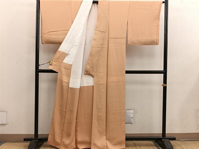 平和屋着物●上質な色無地　霞地紋　萱草色　銀座おゝぎ屋扱い　正絹　逸品　BAAY0212mz