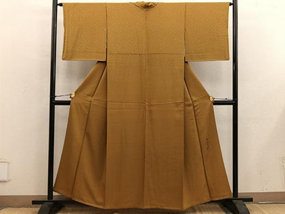 平和屋着物●染色作家　斉藤三才　色無地　草花地紋　桑茶色　正絹　逸品　BAAY0269mz