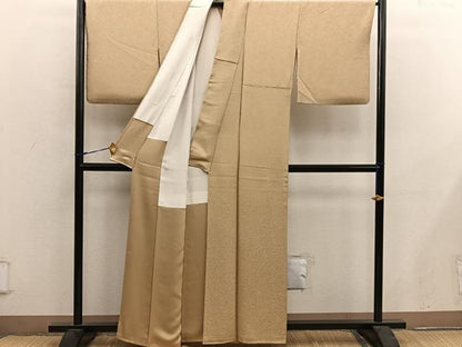 平和屋着物●上質な色無地　亀甲花地紋　桑染色　正絹　逸品　BAAY0287mz