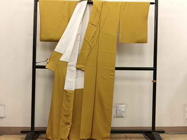 平和屋着物●染色作家　斉藤三才　色無地　霞地紋　櫨染色　正絹　逸品　BAAY0293mz