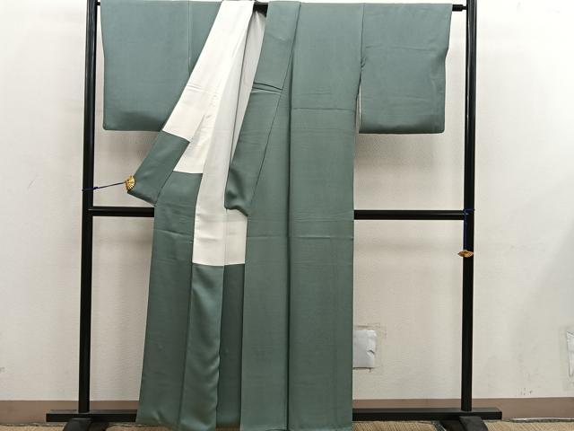 平和屋着物●上質な色無地　紗綾形地紋　老竹色　正絹　逸品　BAAY0296mz