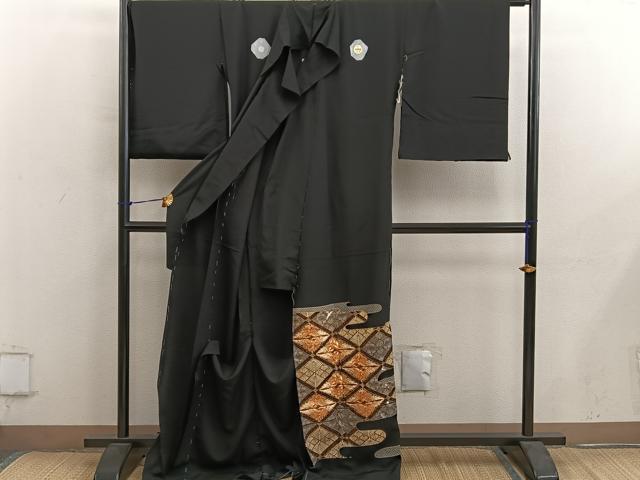 平和屋着物●豪華黒留袖　駒刺繍　双鶴　金彩　上代35万　仮絵羽　正絹　逸品　未使用　BAAY0368mz