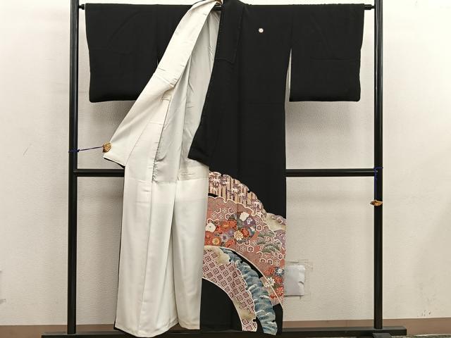 平和屋着物■豪華黒留袖　駒刺繍　亀甲菊花丸文　正絹　逸品　BAAY0384mz