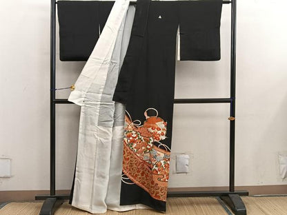 平和屋着物■豪華黒留袖　駒刺繍　雪輪牡丹花文　金彩　三越扱い　正絹　逸品　BAAY0414mz