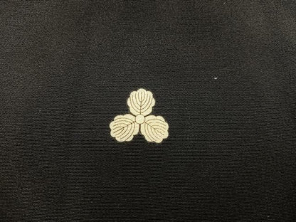 平和屋着物■豪華黒留袖　駒刺繍　雪輪牡丹花文　金彩　三越扱い　正絹　逸品　BAAY0414mz