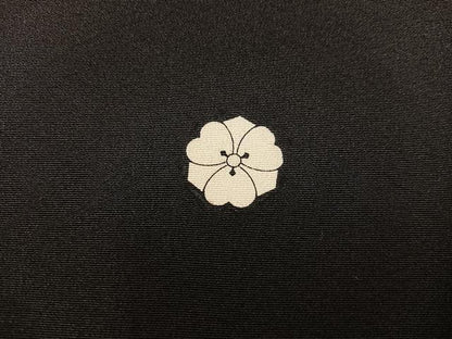 平和屋着物■豪華黒留袖　駒刺繍　色紙人物風景文　金彩　正絹　逸品　BAAY0434mz