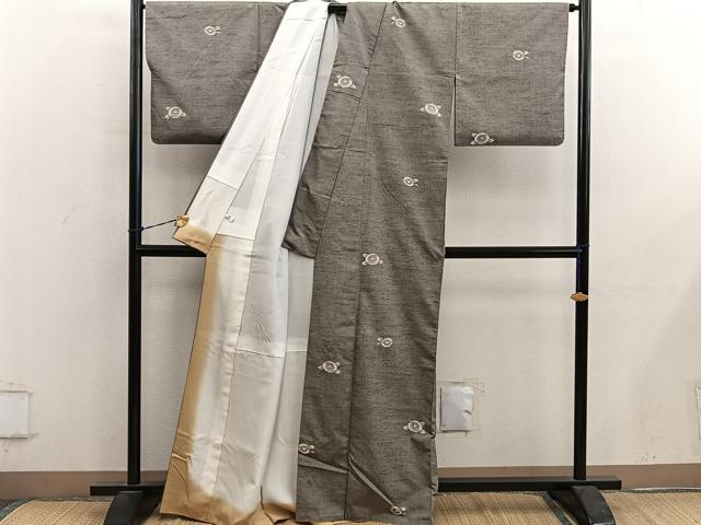 平和屋着物■上質な紬　草花文　健勝苑扱い　正絹　逸品　BAAY0551mz