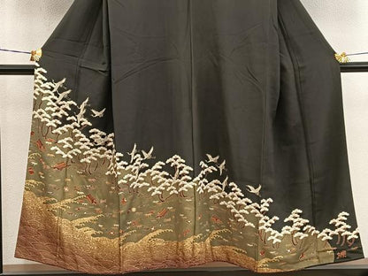 平和屋着物■豪華黒留袖　宝尽し飛鶴松文　金彩　正絹　逸品　BAAY0571mz