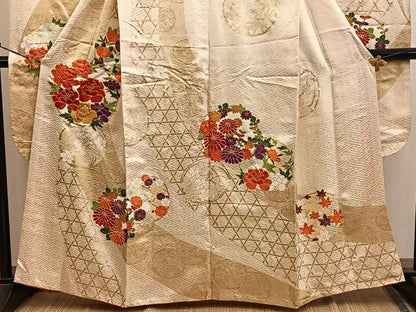 平和屋着物■豪華振袖　駒刺繍　牡丹花文　金彩　正絹　逸品　BAAY0592mz