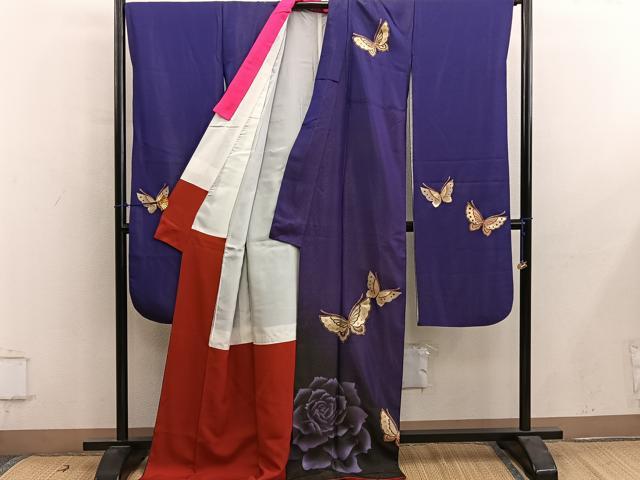 平和屋着物●豪華振袖　舞蝶文　薔薇　金通し地　正絹　逸品　BAAY0731mz