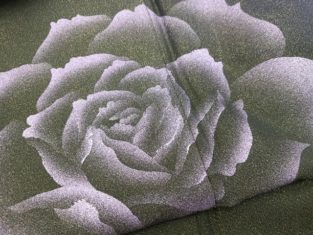 平和屋着物●豪華振袖　舞蝶文　薔薇　金通し地　正絹　逸品　BAAY0731mz