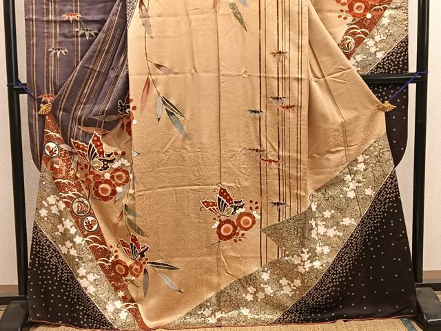 平和屋着物●豪華振袖　駒刺繍　舞蝶花文　金彩　高島屋扱い　正絹　逸品　BAAY0838mz