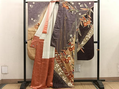 平和屋着物●豪華振袖　駒刺繍　舞蝶花文　金彩　高島屋扱い　正絹　逸品　BAAY0838mz