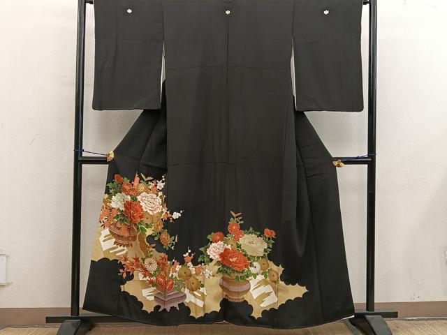 平和屋着物■豪華黒留袖　駒刺繍　陶器花文　金彩　正絹　逸品　BAAY0854mz