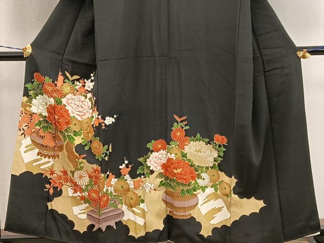 平和屋着物■豪華黒留袖　駒刺繍　陶器花文　金彩　正絹　逸品　BAAY0854mz