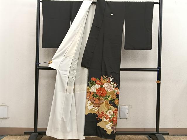 平和屋着物■豪華黒留袖　駒刺繍　陶器花文　金彩　正絹　逸品　BAAY0854mz