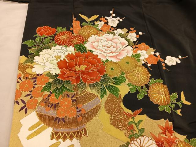 平和屋着物■豪華黒留袖　駒刺繍　陶器花文　金彩　正絹　逸品　BAAY0854mz