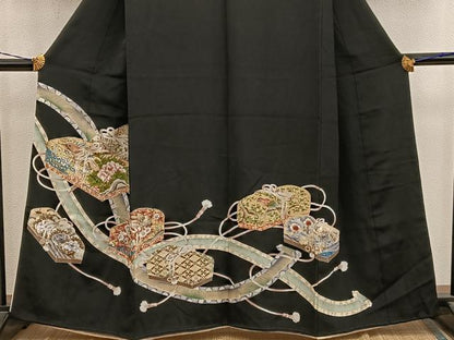 平和屋着物■豪華黒留袖　駒刺繍　文箱花鳥文　金彩　正絹　逸品　BAAY0893mz