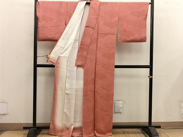平和屋着物●上質な色無地　雲重ね亀甲地紋　煉瓦色　正絹　逸品　BAAY1143mz