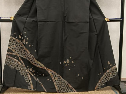 平和屋着物●訪問着　本場大島紬　総刺繍　スワトウ刺繍　草花文　黒地　金糸　正絹　逸品　BAAY1212mz