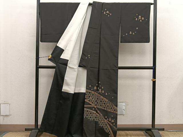 平和屋着物●訪問着　本場大島紬　総刺繍　スワトウ刺繍　草花文　黒地　金糸　正絹　逸品　BAAY1212mz