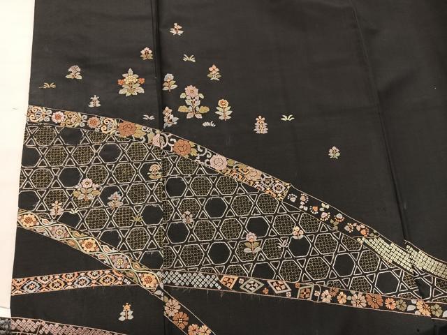 平和屋着物●訪問着　本場大島紬　総刺繍　スワトウ刺繍　草花文　黒地　金糸　正絹　逸品　BAAY1212mz