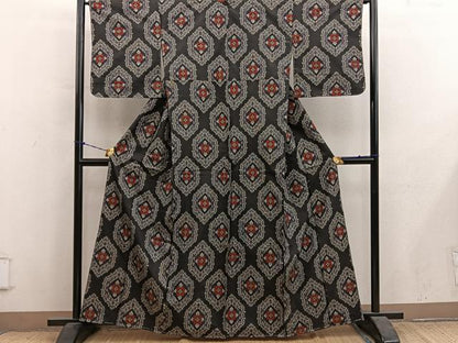 平和屋着物■本場村山大島紬　亀甲花文　正絹　逸品　BAAY1297mz