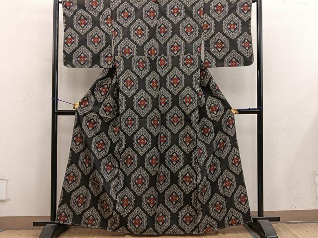 平和屋着物■本場村山大島紬　亀甲花文　正絹　逸品　BAAY1297mz