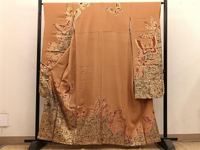 平和屋着物●豪華振袖　駒刺繍　舞蝶文　金彩　正絹　逸品　BAAY1470mz