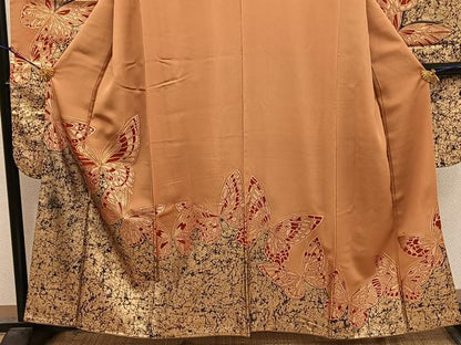 平和屋着物●豪華振袖　駒刺繍　舞蝶文　金彩　正絹　逸品　BAAY1470mz