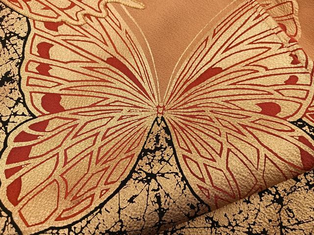 平和屋着物●豪華振袖　駒刺繍　舞蝶文　金彩　正絹　逸品　BAAY1470mz