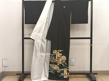 平和屋着物■豪華黒留袖　駒刺繍　短冊菊花文　暈し染め　金彩　正絹　逸品　BAAY1475mz