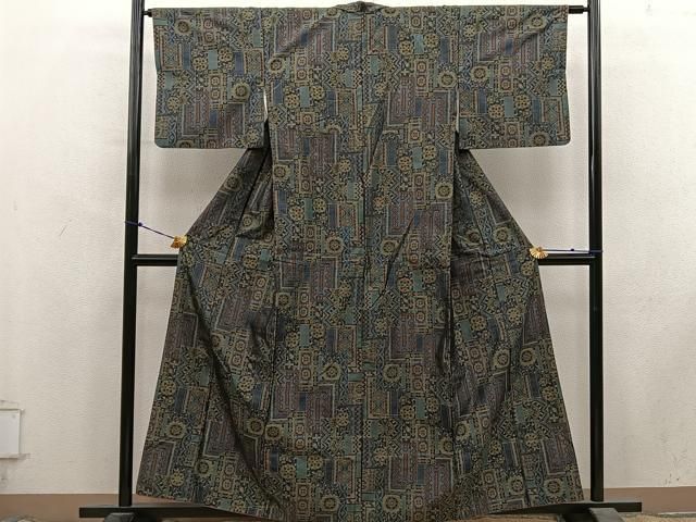 平和屋着物■本場大島紬　幾何学花文　正絹　逸品　BAAY1919mz