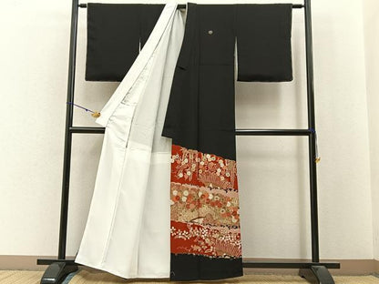 平和屋着物■豪華黒留袖　駒刺繍　宝尽くし草花文　金彩　正絹　逸品　未使用　BAAY3105hj