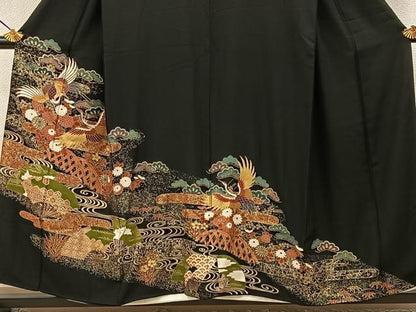 平和屋着物■豪華黒留袖　駒刺繍　飛鶴扇面花文　金彩　正絹　逸品　BAAY3114hj