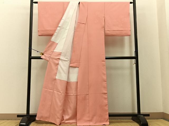 平和屋着物■色無地　花絵皿地紋　珊瑚色　洗える着物　BAAY3156hj