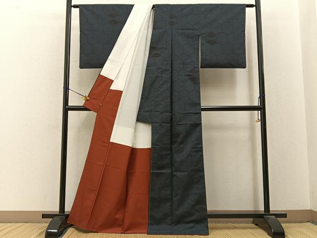 平和屋着物■本場大島紬　7マルキ　亀甲菊文　正絹　逸品　未使用　BAAY3240hj