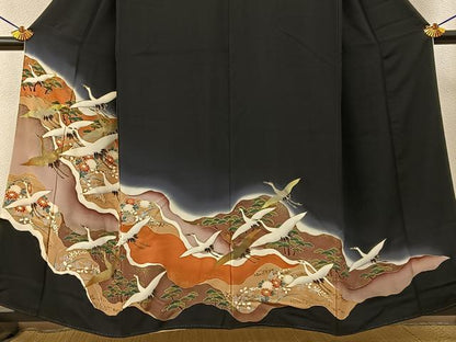 平和屋着物■豪華黒留袖　飛鶴草花文　暈し染め　金彩　正絹　逸品　BAAY3374hj