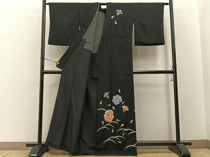 平和屋着物■訪問着　胴抜き仕立て　舞花文　黒地　金彩　鬼しぼ縮緬　洗える着物　BAAY3426hj