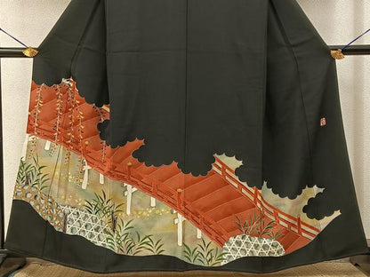 平和屋着物■豪華黒留袖　作家物　駒刺繍　渡橋草葉文　金彩　正絹　逸品　BAAY3536hj