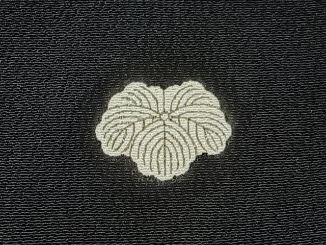 平和屋着物■豪華黒留袖　駒刺繍　尾長鶏屏風花文　金彩　正絹　逸品　BAAY3537hj