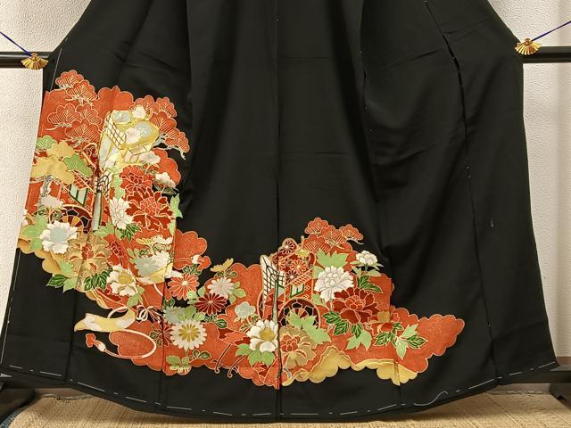 平和屋着物■豪華黒留袖　駒刺繍　御所車花文　金彩　仮絵羽　正絹　逸品　未使用　BAAY3538hj