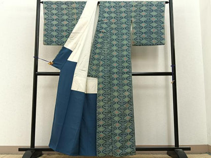 平和屋着物■上質な小紋　型染め　双鶴花菱文　お召縮緬　正絹　逸品　BAAY3565hj