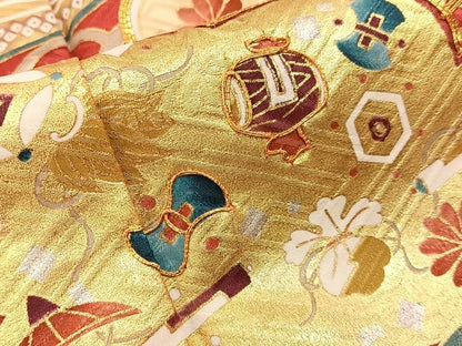 平和屋着物●豪華振袖　駒刺繍　松竹梅　宝尽くし　金彩　三越扱い　正絹　逸品　BAAY3641hj