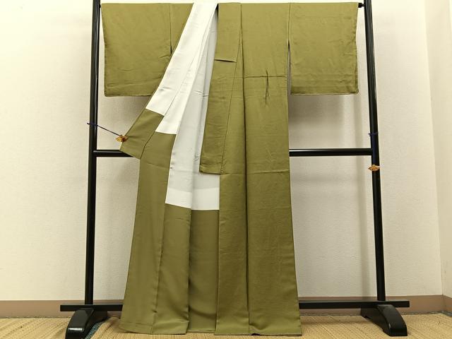 平和屋着物●上質な色無地　嵯峨野　草花地紋　青朽葉色　反端付き　正絹　逸品　未使用　BAAY3676hj