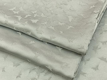平和屋着物●上質な色無地　舞蝶地紋　絹鼠色　正絹　逸品　BAAY3714hj